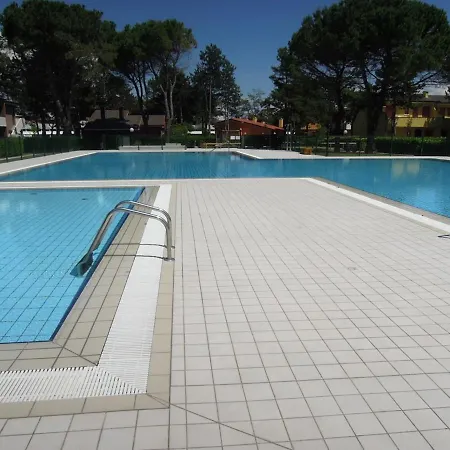 Διαμέρισμα Modern Three-bedroom In With Pool Μπιμπιόνε