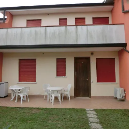 Modern Three-bedroom In With Pool Apartment *